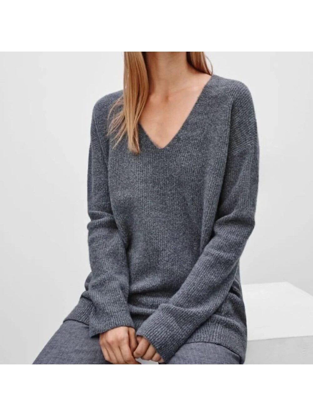 Aritzia Wilfred Henon Sweater Charcoal Gray V-Neck Ribbed Knit Size S